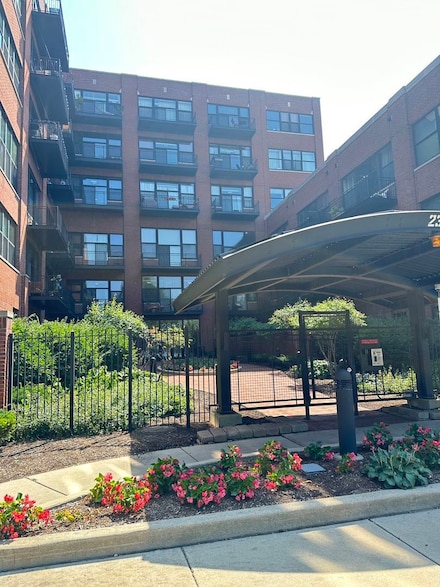 2323 W Pershing Rd Unit 135, Chicago, IL 60609