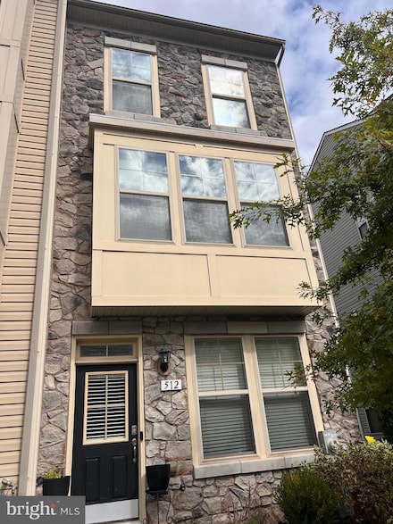 512 Pebblebrook Ln, Glen Burnie, MD 21060