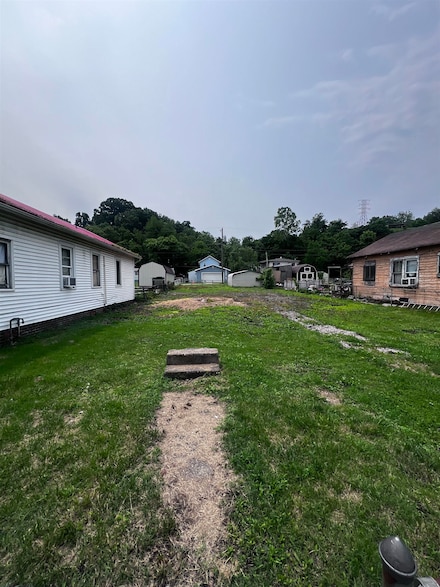 1814 Sycamore St, Kenova, WV 25530