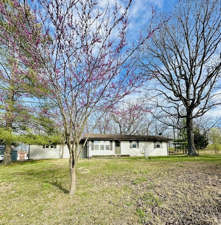 8562 County Road 6370, West Plains, MO 65775