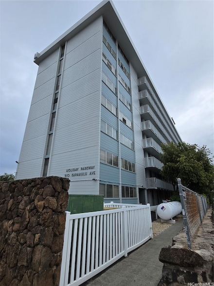 910 Kapahulu Ave Unit 303, Honolulu, HI 96816