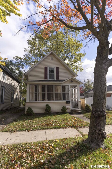 1124 Jefferson St, Muskegon, MI 49440