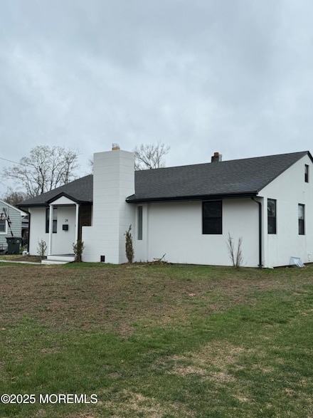 24 Johnston St, Oakhurst, NJ 07755
