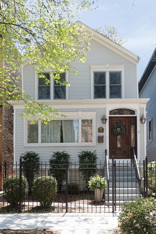 1127 W Wolfram St, Chicago, IL 60657