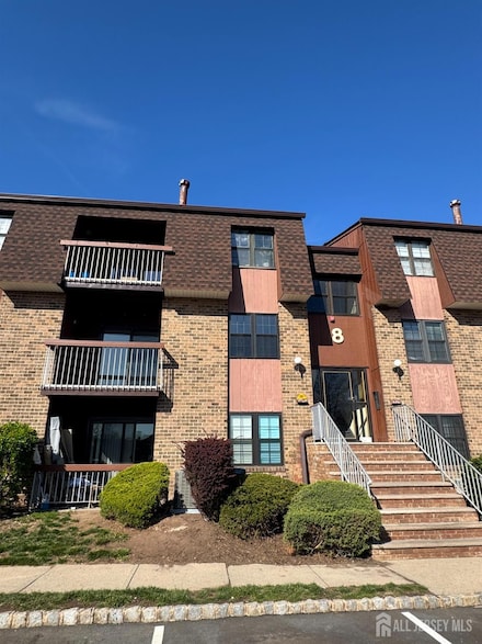 89 Golden Square, Woodbridge, NJ 07095