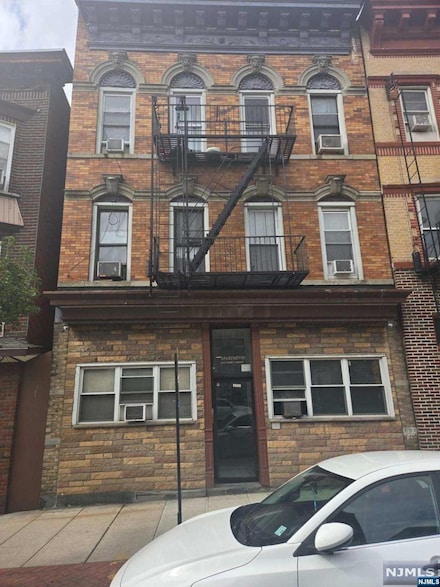 1605 Summit Ave, Union City, NJ 07087