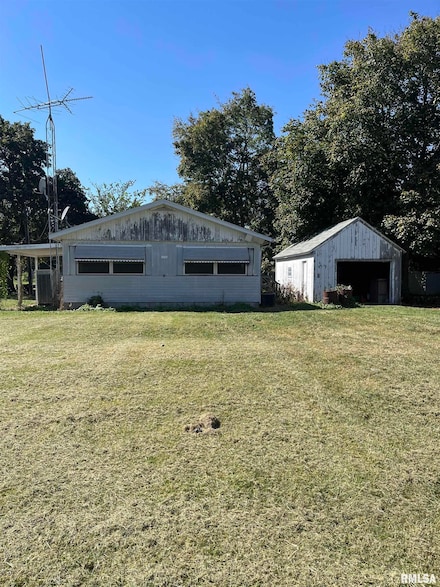 230 S Main St, Roseville, IL 61473