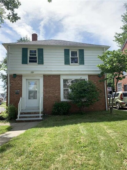 5470 Beechwood Ave, Maple Heights, OH 44137