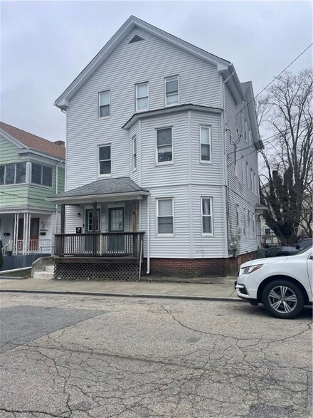 118 Parnell St, Providence, RI 02909