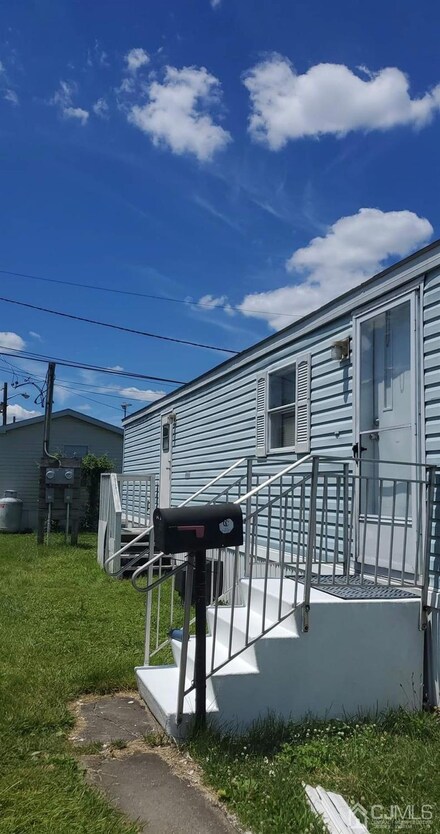 26 Dalbert St Unit J4, Carteret, NJ 07008