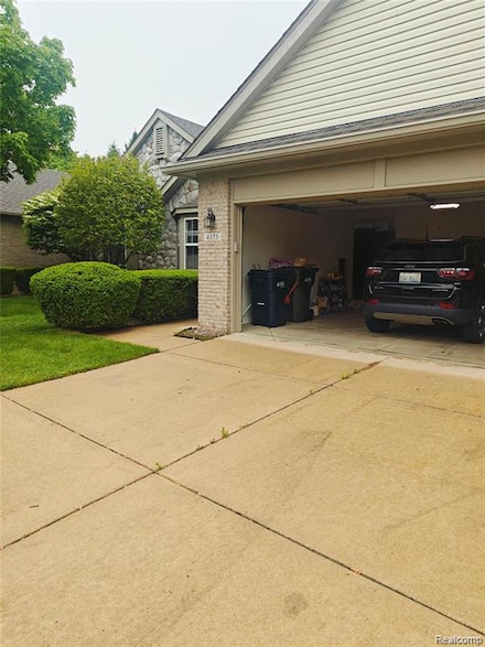 4175 Richfield Dr, Sterling Heights, MI 48314