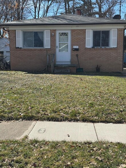 818 Tisdale Ave, Lansing, MI 48910