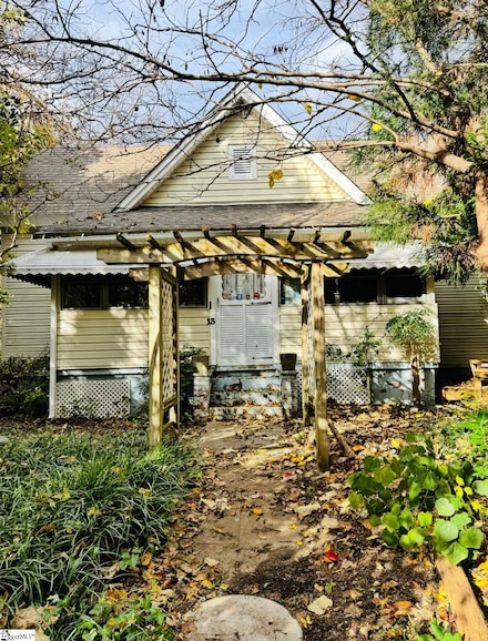 13 Montgomery St, Drayton, SC 29333