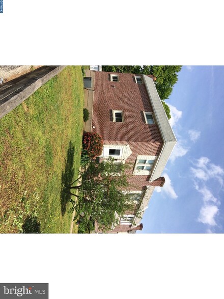 876 Taylor Dr, Folcroft, PA 19032