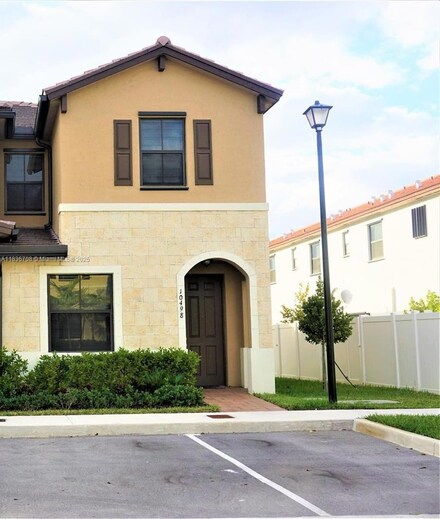 10498 W 33rd Way, Hialeah, FL 33018