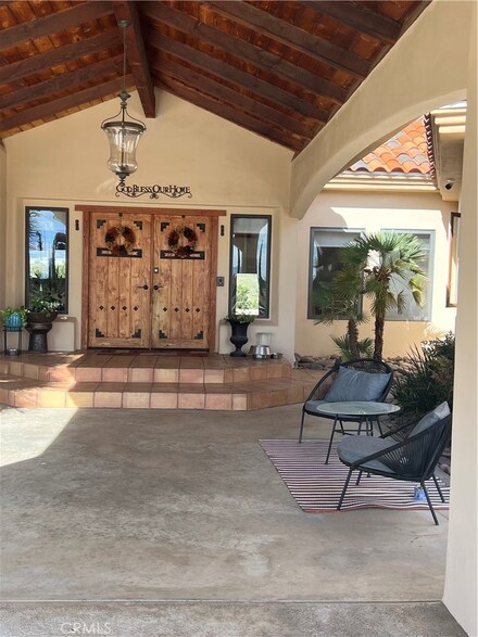 12280 Mesquite St, Oak Hills, CA 92344