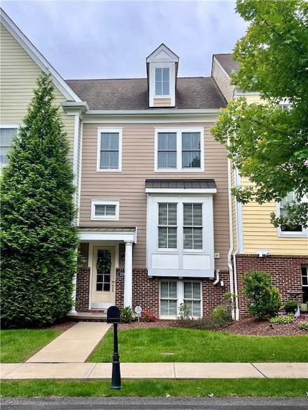 1303 Village Ln, Bridgeville, PA 15017