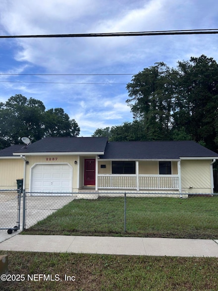 2237 Lake Dr, Jacksonville, FL 32246