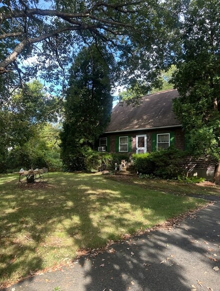 19 Burt St, Berkley, MA 02779
