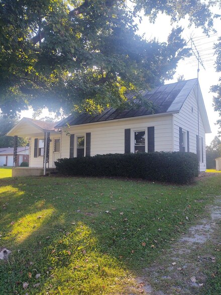 1411 S Taylorsville Rd, Hillsboro, OH 45133