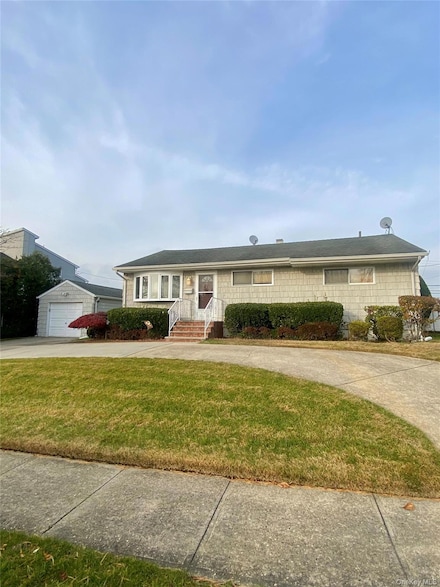 816 Anderson Ave, Franklin Square, NY 11010