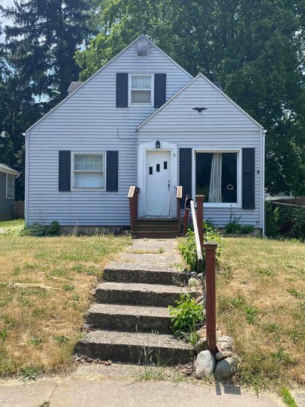 6 Knapp St NE, Grand Rapids, MI 49505