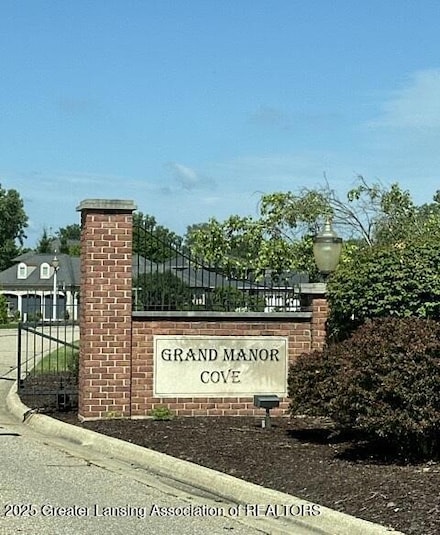 V/L Harbour Cove, Lansing, MI 48911