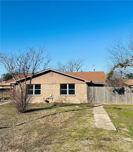 212 Fm 2184, Rogers, TX 76569
