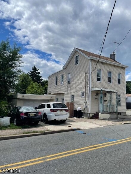 387-391 Preakness Ave, Paterson, NJ 07502