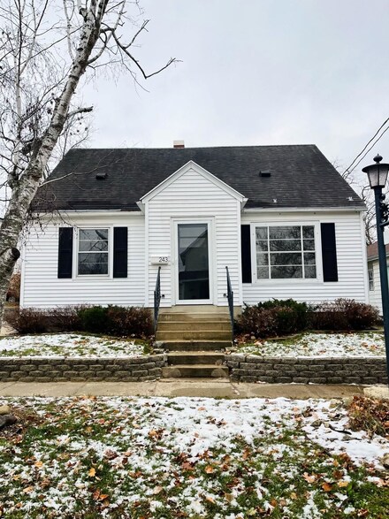 243 W 1st St, Richland Center, WI 53581