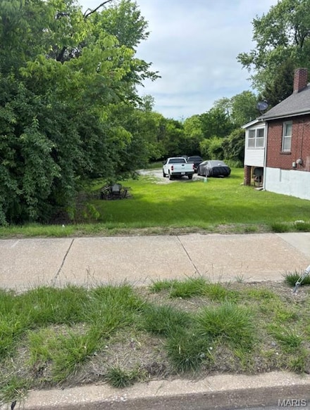 2137 Kienlen Ave, Saint Louis, MO 63121