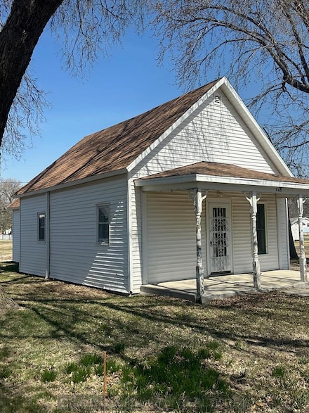 818 Pearl St, Elba, NE 68835