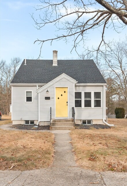 13 Garden St, Uxbridge, MA 01569