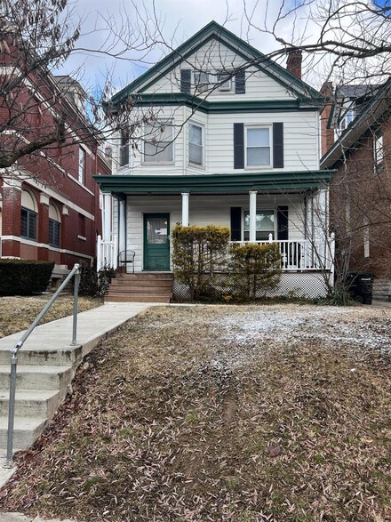 370 Howell Ave, Cincinnati, OH 45220