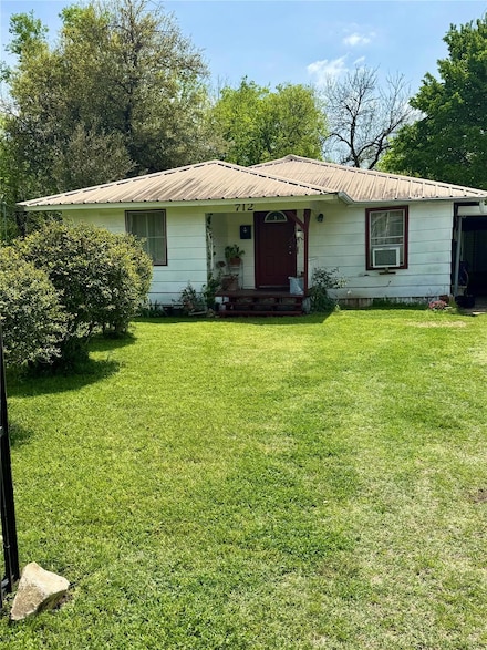 712 E Liberty St, Mexia, TX 76667