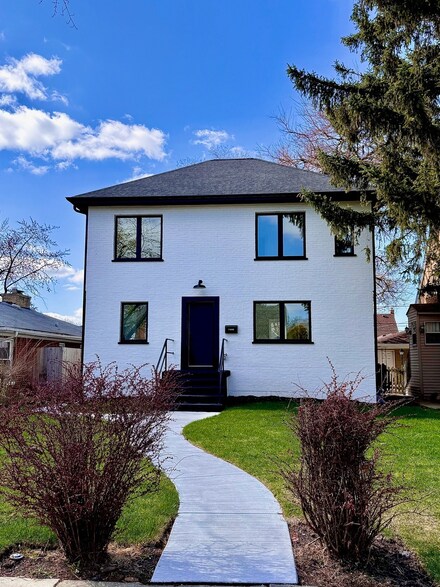 7905 W Metropole St, Elmwood Park, IL 60707