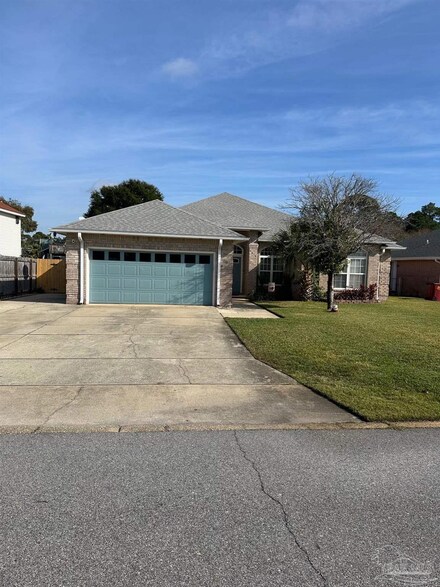 1616 Kauai Ct, Gulf Breeze, FL 32563