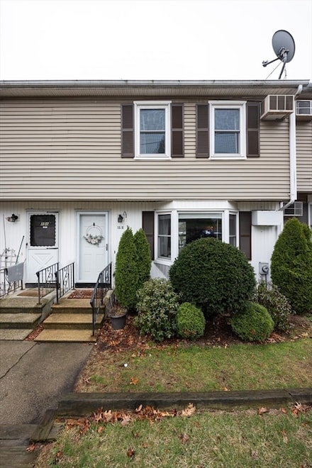 15 Gibbs St, Worcester, MA 01607