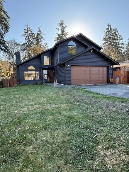 25151 13th Place S, Des Moines, WA 98198