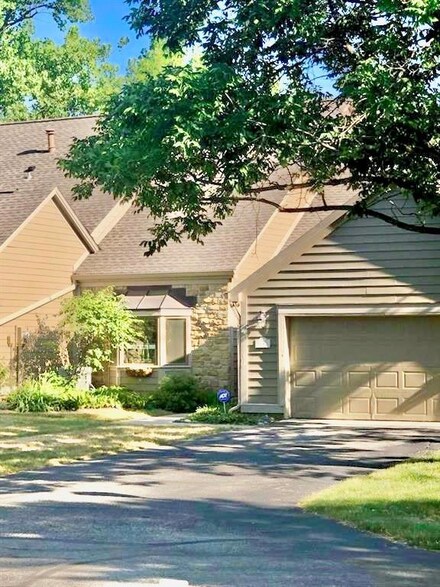 3263 Shoreway Ct, Indianapolis, IN 46240