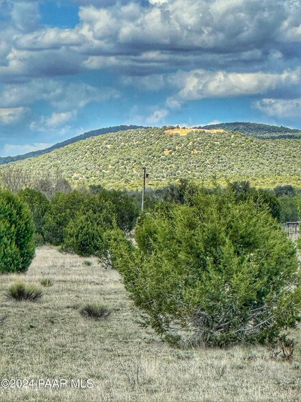 1381 W Isabella Ln, Ash Fork, AZ 86320