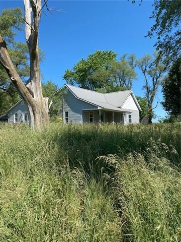 3261 610th Rd, Albany, MO 64402