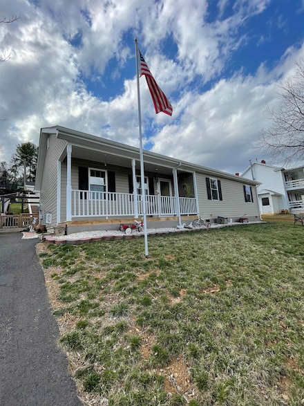 1010 Nelson St, Staunton, VA 24401