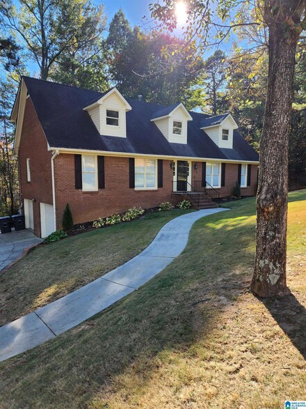 15 Stone Ridge Trail, Irondale, AL 35210