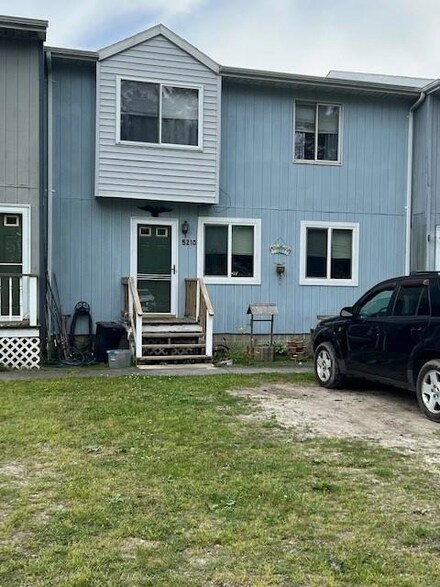 5210 Deep Hole Rd, Chincoteague Island, VA 23336
