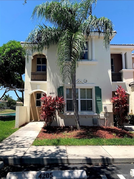 4205 NE 9th St, Homestead, FL 33033