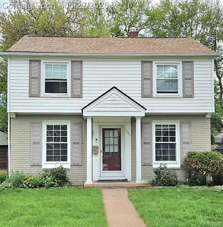 1381 Brys Dr, Grosse Pointe Woods, MI 48236