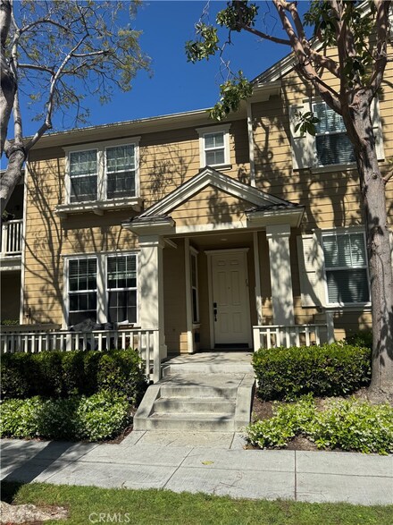16 Parker St, Ladera Ranch, CA 92694