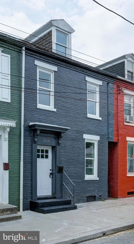 318 S 2nd St, Columbia, PA 17512