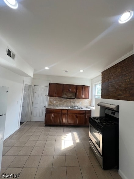 8 Elm St, Newark, NJ 07102